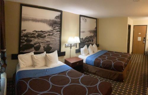 Rodeway Inn Chisago City Photo 37