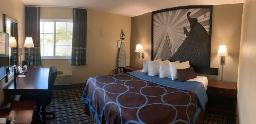 Rodeway Inn Chisago City Photo 44