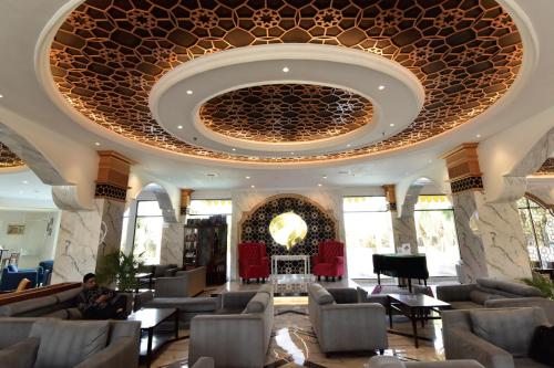 Hermes Palace Hotel Banda Aceh  near Aéroport international Sultan Iskandar Muda