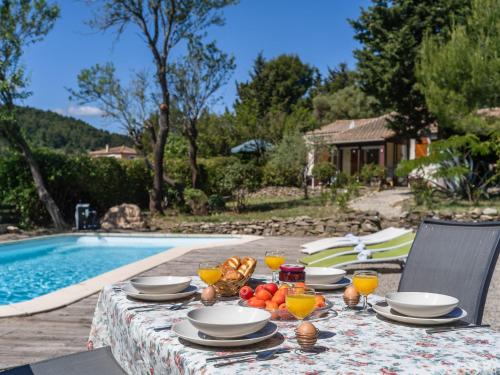 Charming holiday home with private pool - Location, gîte - Montbrun-des-Corbières