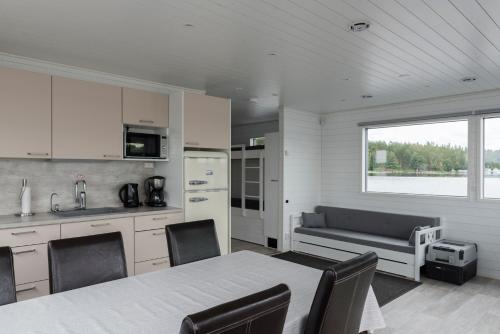 Kitchen, Saunalautta Sisu in Imatra