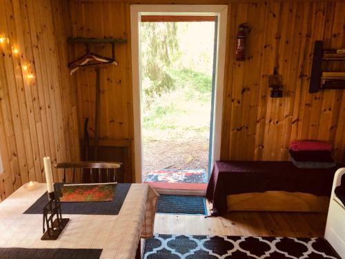 Cabin Greena with river view - image 3