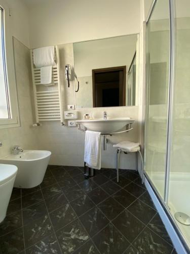 Hotel Card International Room Type - Double Room