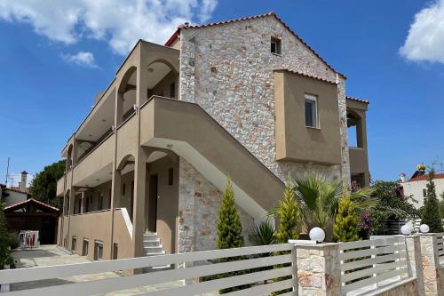  Royals Apartments 2 in Nikiti