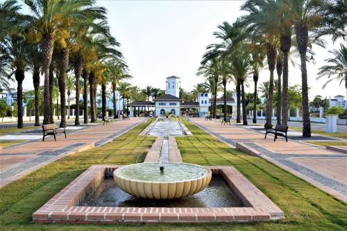  Prachtig vernieuwd appartement met 2 slaapkamers, Murcia, La Torre Golf Resort, Pension in Roldán