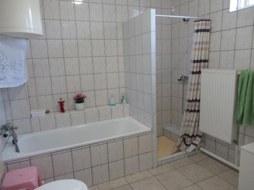 Gitta apartman Lesenceistvánd