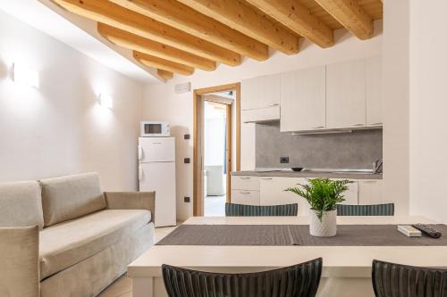 2 bedrooms, 4 beds