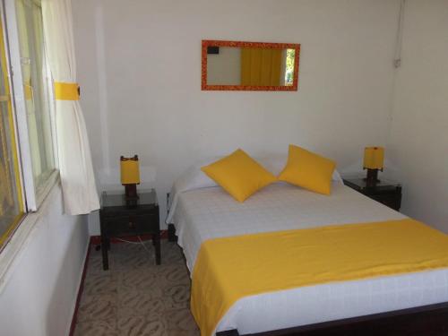 Room in Lodge - Rural accommodation the cherry trees Double room
