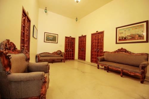 Hotel Devraj Niwas on Lake Pichola