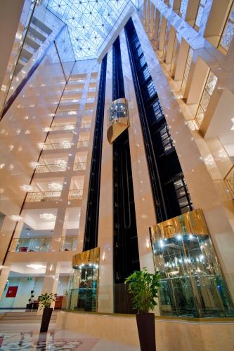 外部景觀, 讓斯溫德姆華美達廣場酒店 (Ramada Plaza by Wyndham Gence) in 加尼亞