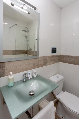 Hostal Easy Sants - image 8