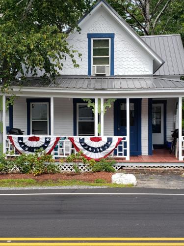 Weirs Beach Motel & Cottages - 숙소 외관