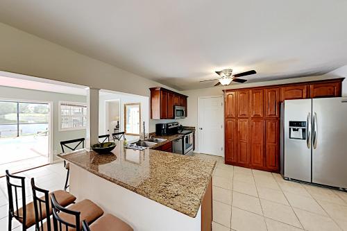 The Shady Magnolia - Waterfront Lanai Heated Pool home - main image