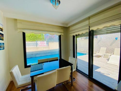 Kusadasi'nda havuzlu lux villa MIRAY A7