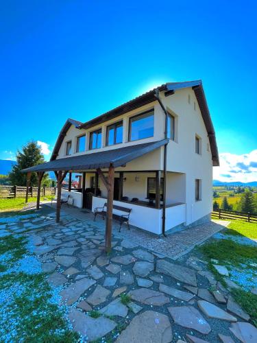 Casa de Vacanță Roberto -Cabana Roberto - Location saisonnière - Piatra Fântânele