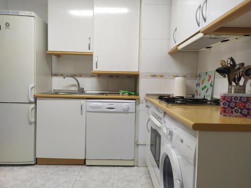 Apartamento Poniente con dos baños centrico