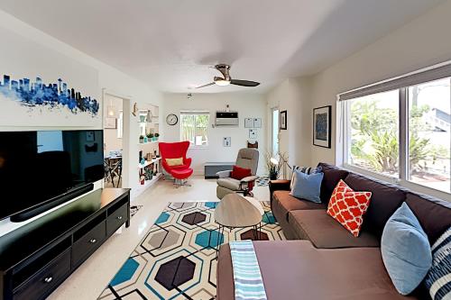 Middle River Terrace - Private Pool & Hot Tub home - image 5