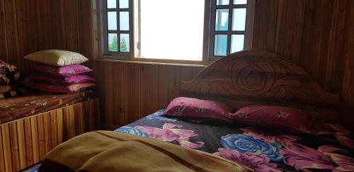 Mount View, Gufapatal Homestay Camping