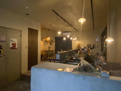Bar/lounge, ゲストハウスよるよなか in Nagoya
