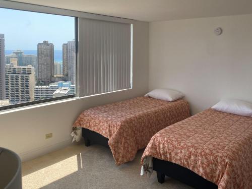 Hawaiian Monarch - Penthouse - Pool & Gym condo - image 14