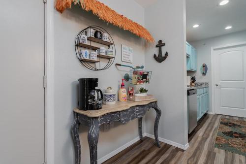 Recently Renovated 2nd Floor Unit with Balcony BBQ Grill & Access to Community Pool! condo - image 7