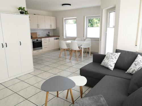 Familienfreundliche Ferienwohnung mit Wohlfühlbalkon und kostenlosem Parkplatz nahe Messe und Bodensee in Meckenbeuren, Deutschland