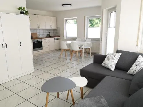 Familienfreundliche Ferienwohnung mit Wohlfühlbalkon und kostenlosem Parkplatz nahe Messe und Bodensee in Meckenbeuren, Deutschland