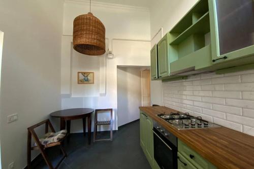 Quiet apartment 500 metres from Deribasovskaya