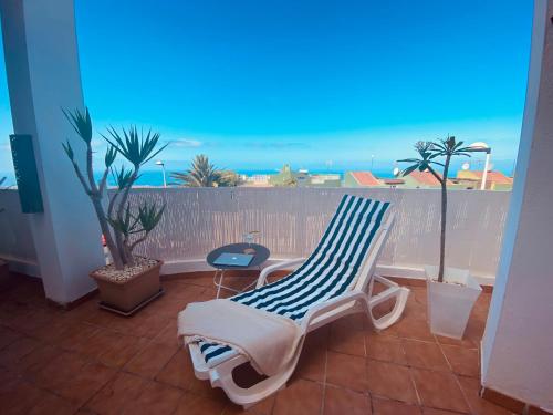 Seaview Large Terrace Apartment, Tenerife South in Los Menores