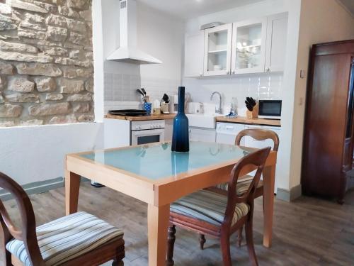 Living-in-History: Meister Carl Apartment 8.7km von Orenhofen entfernt