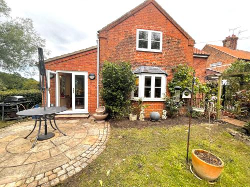 Willow Cottage on the upper River Bure