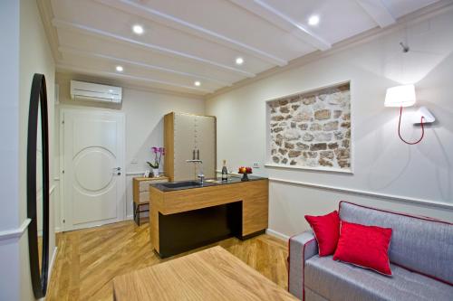 Borelli Palace Deluxe Apartments - image 13