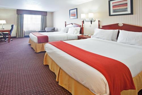 Holiday Inn Express Hotel & Suites Wabash, an IHG Hotel