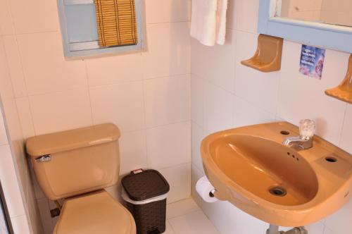 Double Room image 10