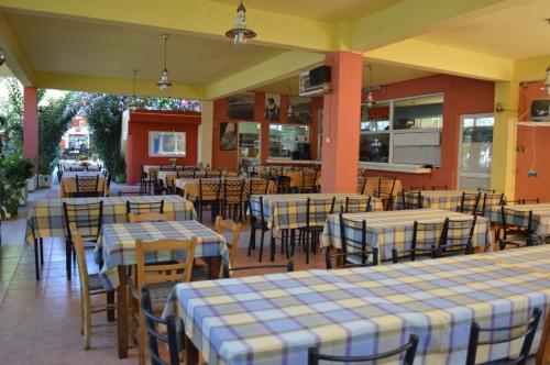 Restaurant, Camping Chania in Nea Kidonia