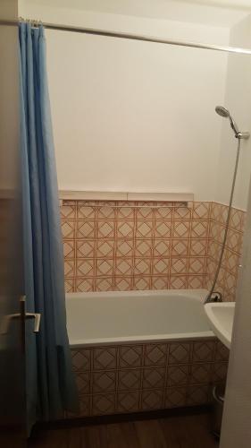 Studio Champerouze 127 - Tap to explore photos