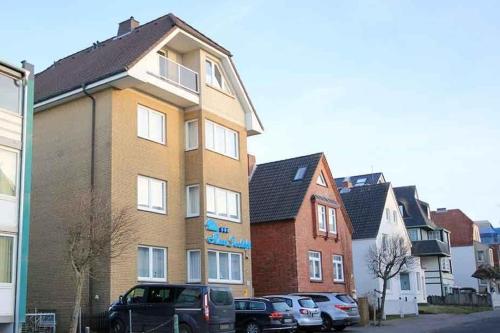 Große Ferienwohnung 8 im Haus Seeluft mit drei Balkonen und Meerblick