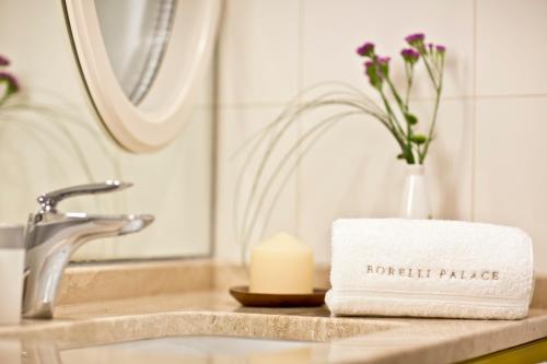 Borelli Palace Deluxe Apartments - image 3