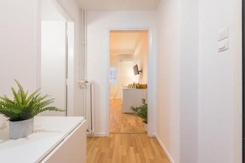 Beautiful & cozy apartment in the heart of Athens