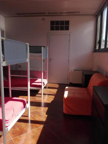 Atmos Luxe Navigli Hostel & Rooms Room Type - Single Bed in Female Dormitory Room