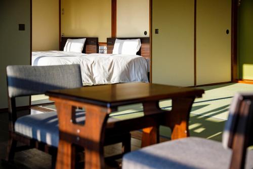 Kaiseki dinner - Breakfast and Dinner included Suite room with indoor bath - Annex (Futons are provided from 3rd guests) image 4