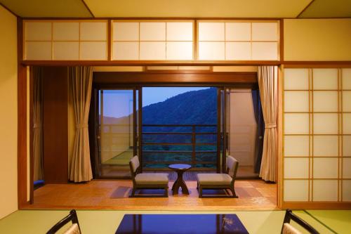 Kaiseki dinner - Breakfast and Dinner included Suite room with indoor bath - Annex (Futons are provided from 3rd guests) image 5