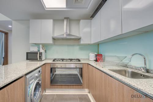 Expansive 2BR at Azizi Aliyah Dubai Healthcare City by Deluxe Holiday Homes