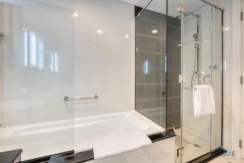 Eccentric 1BR at The Signature Burj Downtown by Deluxe Holiday Homes