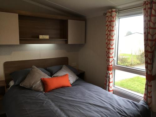 3 Bed Luxury Mobile Home Hoburne Park Christchurch photo 2