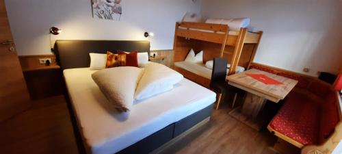 Ferienwohnungen Pension Prünster