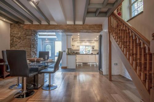 แผนผังชั้น, บ้านเดี่ยว 2 ห้องนอน 2 ห้องน้ำส่วนตัว ขนาด 56 ตร.ม. – ไวส์แมนส์ บริดจ์ (Sea View - 2 Bedroom Cottage - Wisemans Bridge - Saundersfoot) in ไวส์แมนส์ บริดจ์