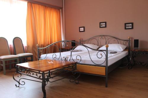 . Hotel Tara