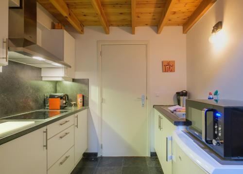 Duplex in historical centre with private courtyard, Amberes (foto 10)
