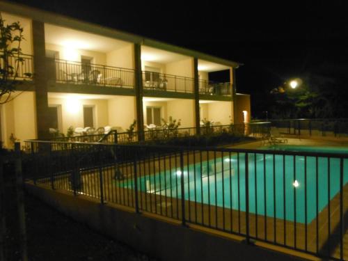 Swimming pool, Residence L'elephant in Saint-Raphael
